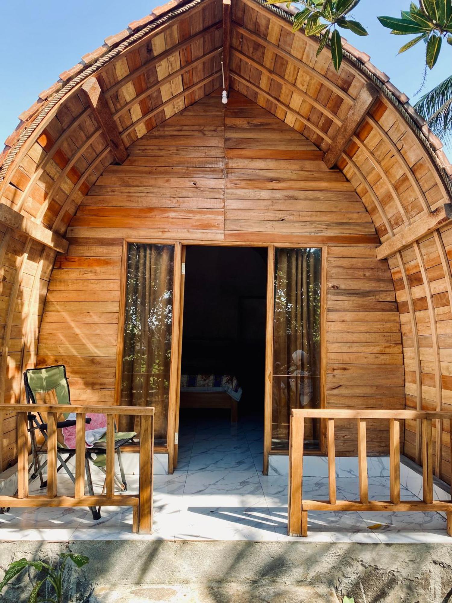 Dikaloha Surfschool And Stay Airsatang Eksteriør bilde
